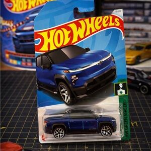 Hot Wheels 🚙 Silverado Blue Pickup – New on Card • Collector Die-Cast